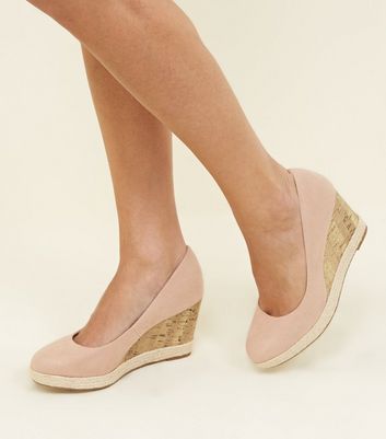 nude court wedges