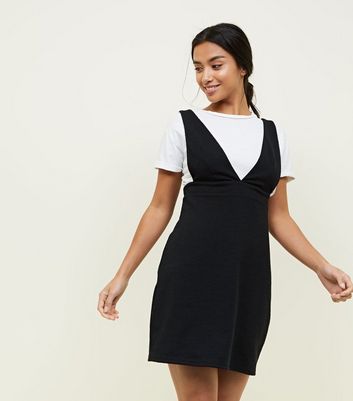black v neck pinafore dress