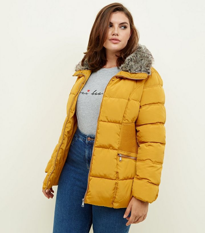 Curves Senfgelber Dicker Mantel Mit Fake Fur Kragen Und Geraffter Taille New Look