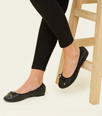 Wide Fit Black Bow Front Elasticated Ballet Pumps | New Look