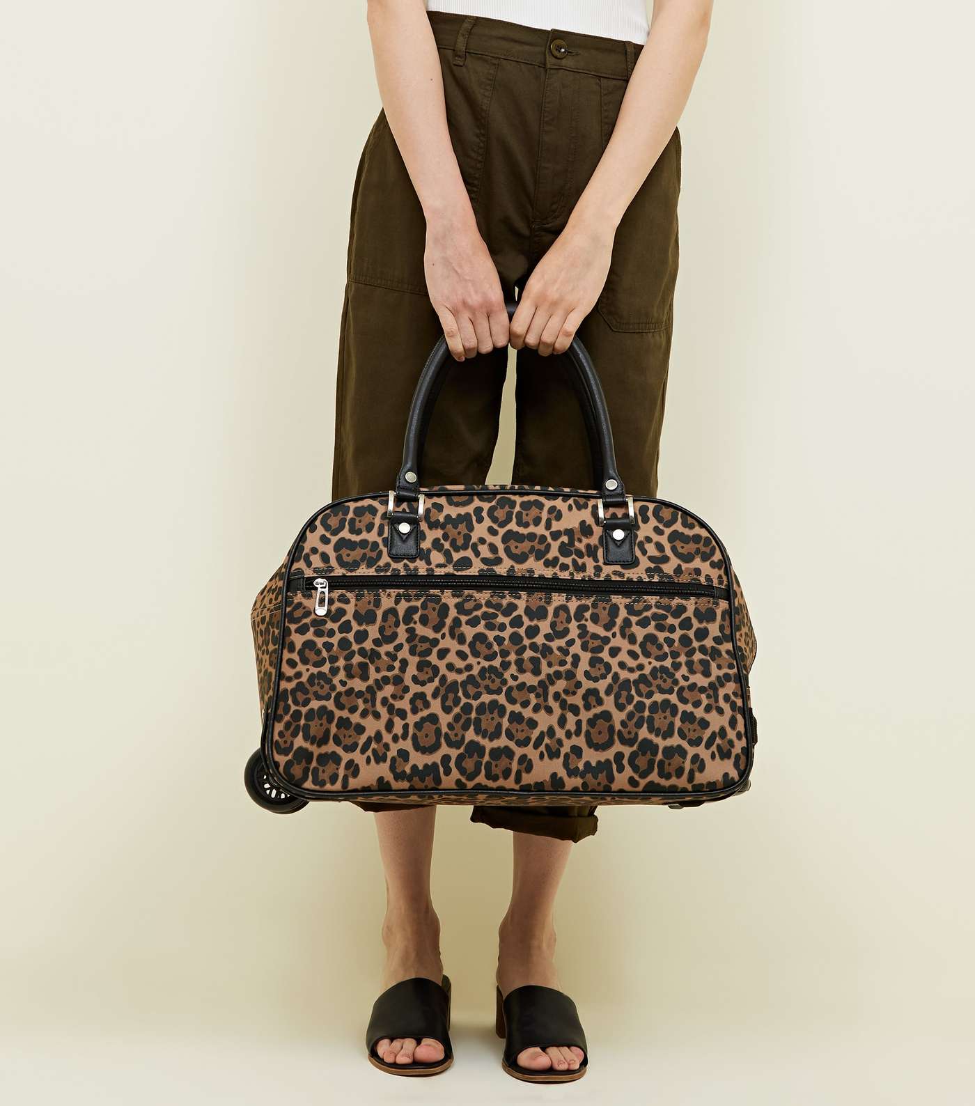 Brown Leopard Print Two Wheel Holdall Image 7