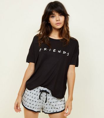 Schwarzes Pyjama Set mit Friends Slogan New Look