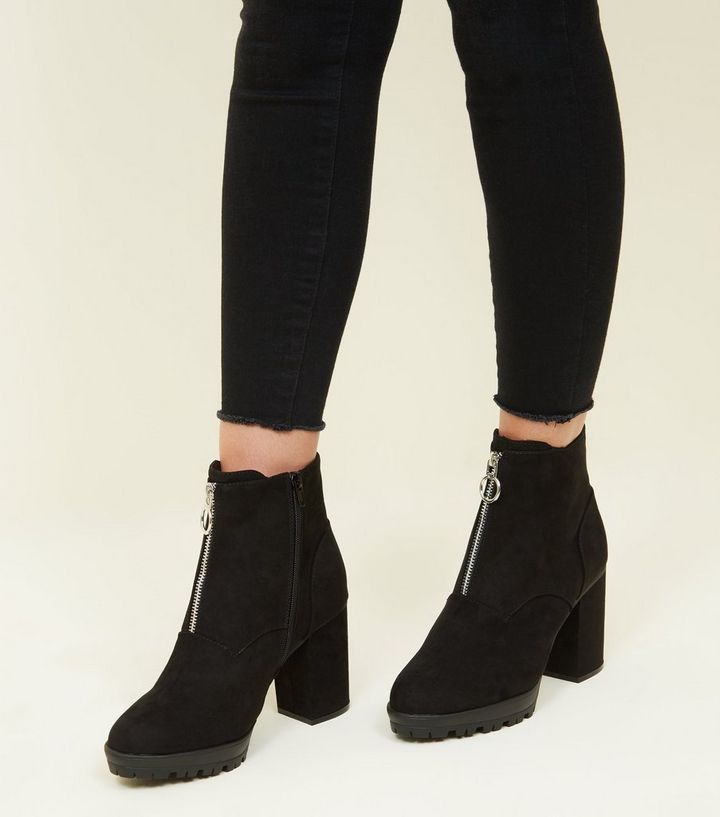 Wide Fit Bottes En Suedine Noire A Zip Sur Le Devant Et Talons Blocs New Look