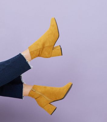 Mustard boots new on sale look