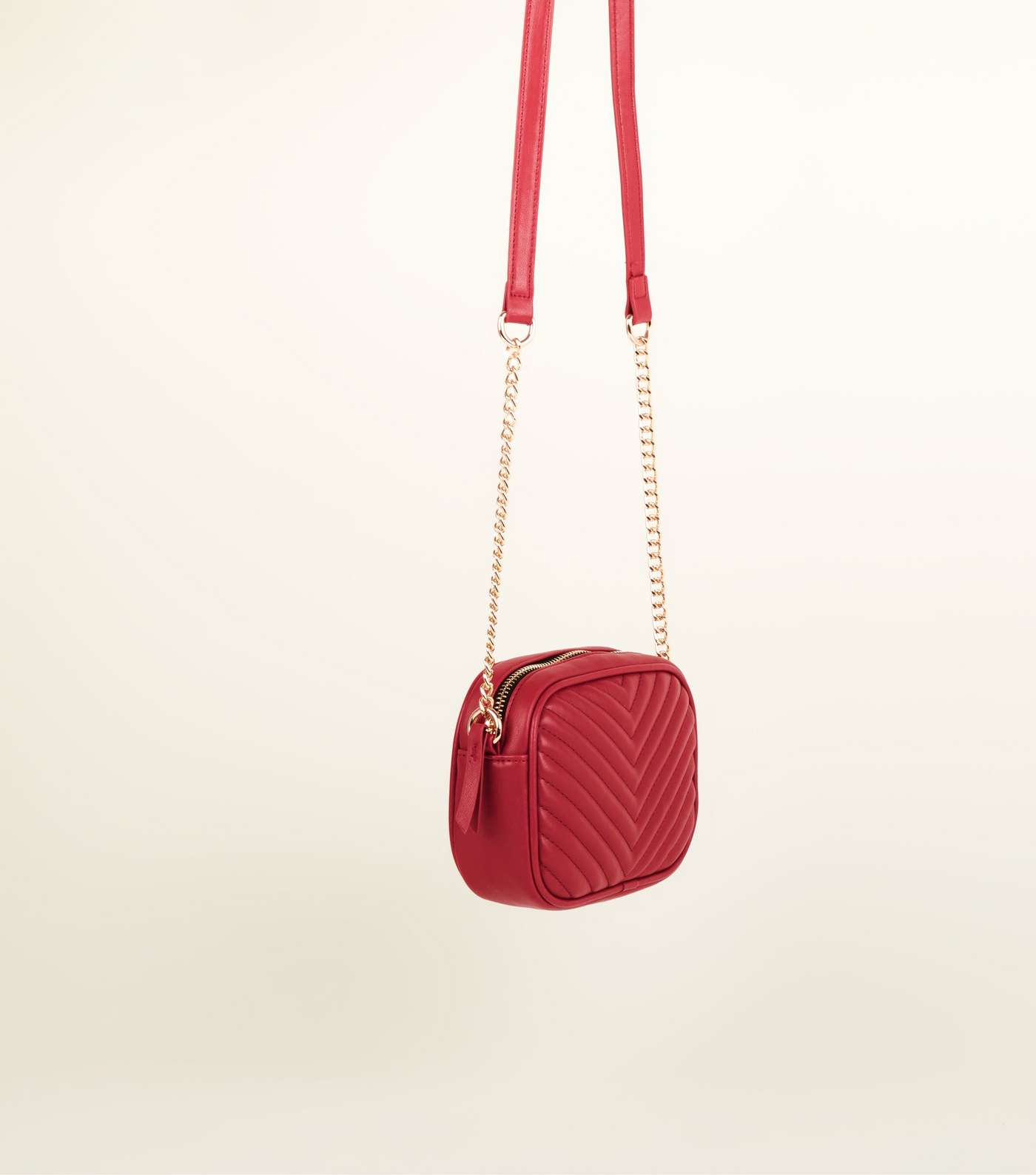 Red Chevron Quilted Camera  Bag  Image 3