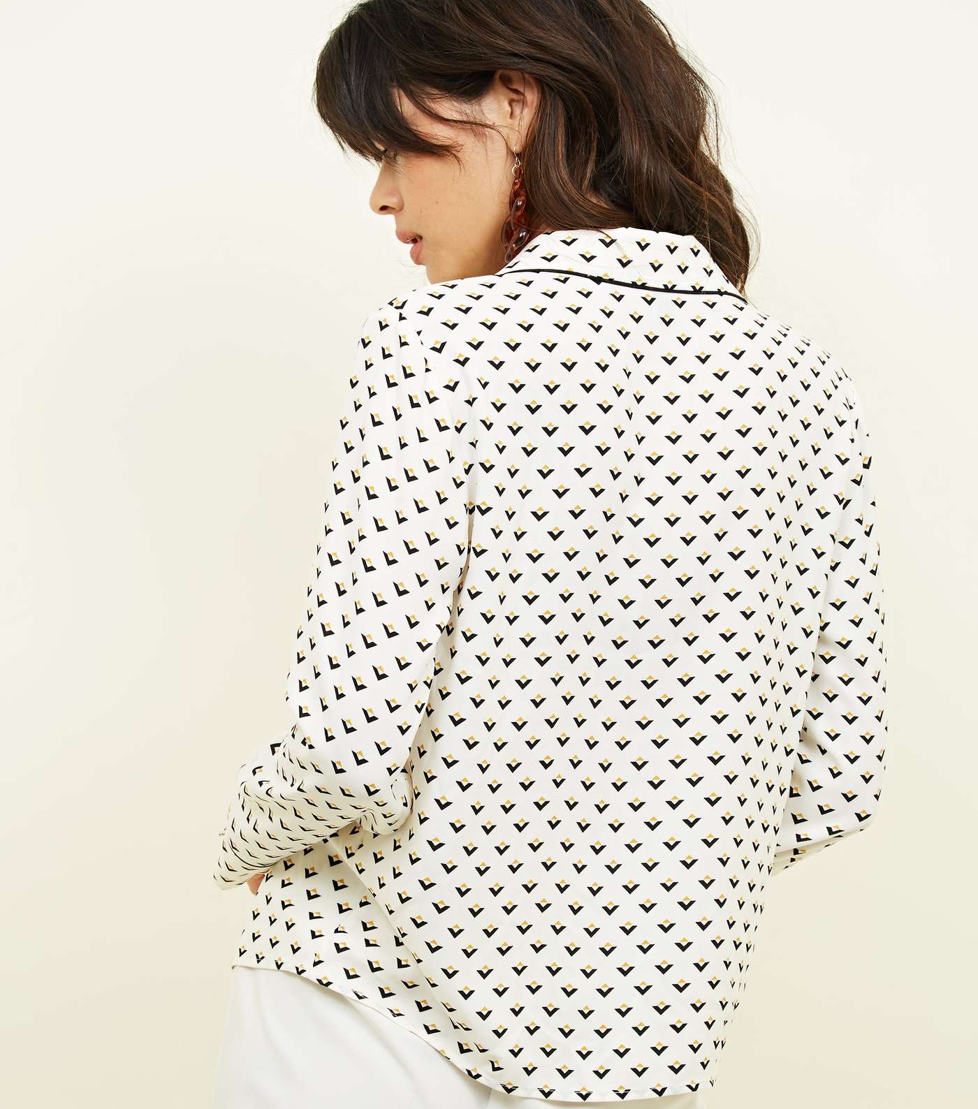 White Geometric Pyjama-Style Shirt Image 3