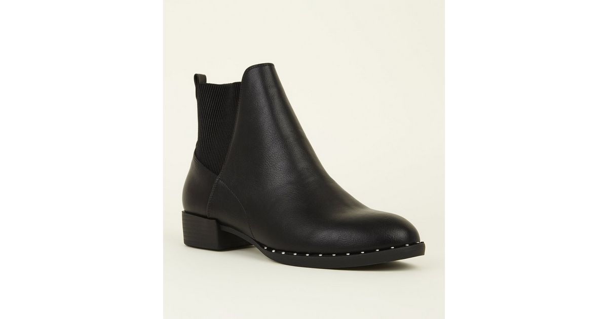stud detail chelsea boots