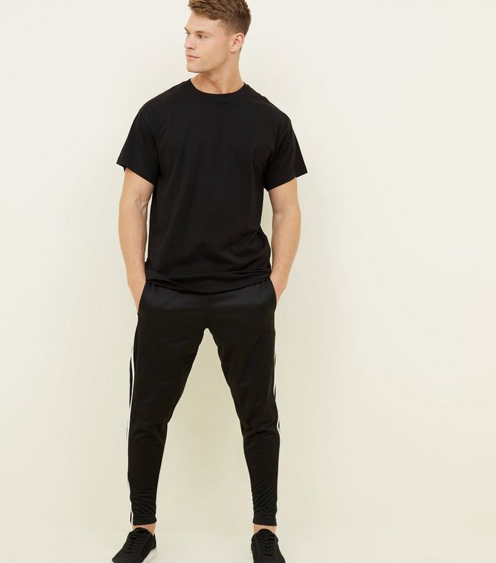 Featured image of post Oversized T Shirt Outfit Ideas Men : With wide proportions and relaxed shapes, these easy pieces are designed with.
