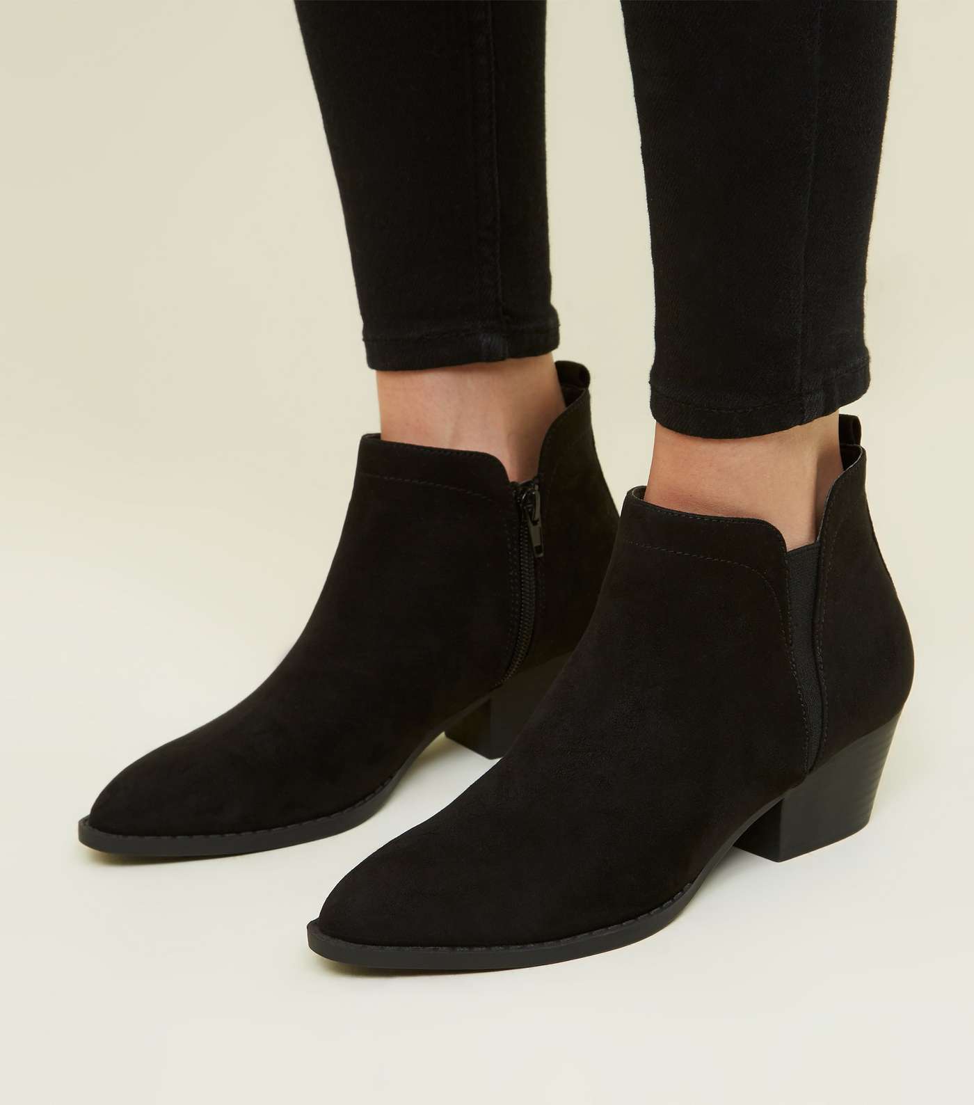 Black Pointed Western Chelsea Boots Image 2