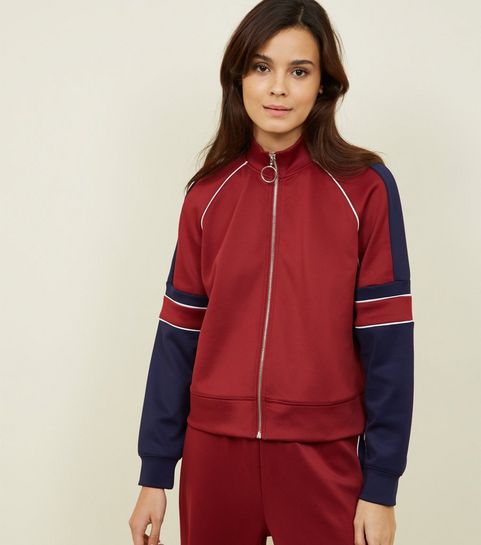 Veste bordeaux ultra brillante passepoilée à rayures 