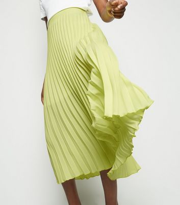 Neon yellow outlet pleated skirt