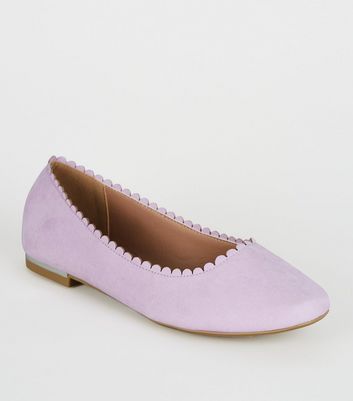 scalloped edge ballet flats