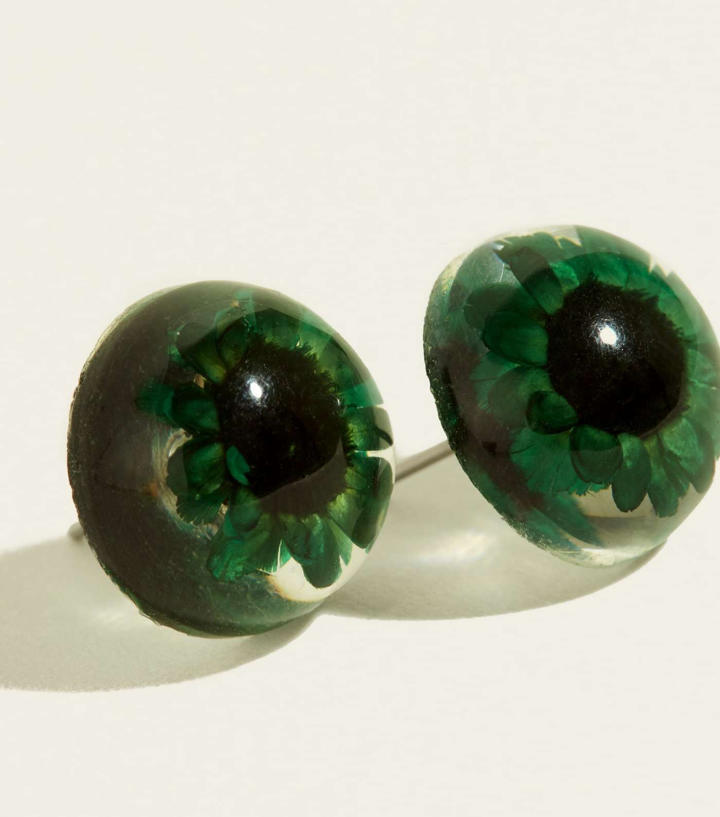 Green Flower Resin Stud Earrings Image 3