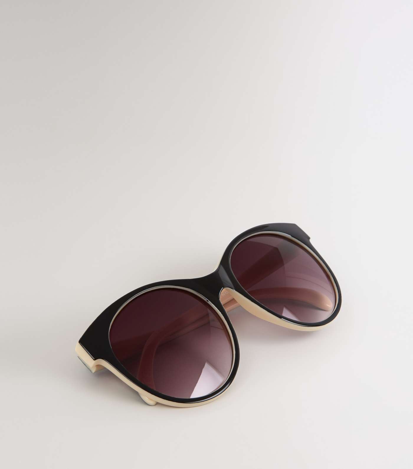 Black Rounded Contrast Inner Sunglasses Image 4