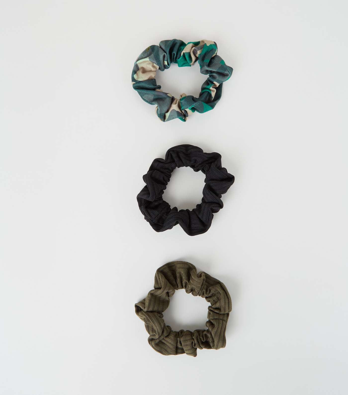 3 Pack Green Camo Ribbed Scrunchies