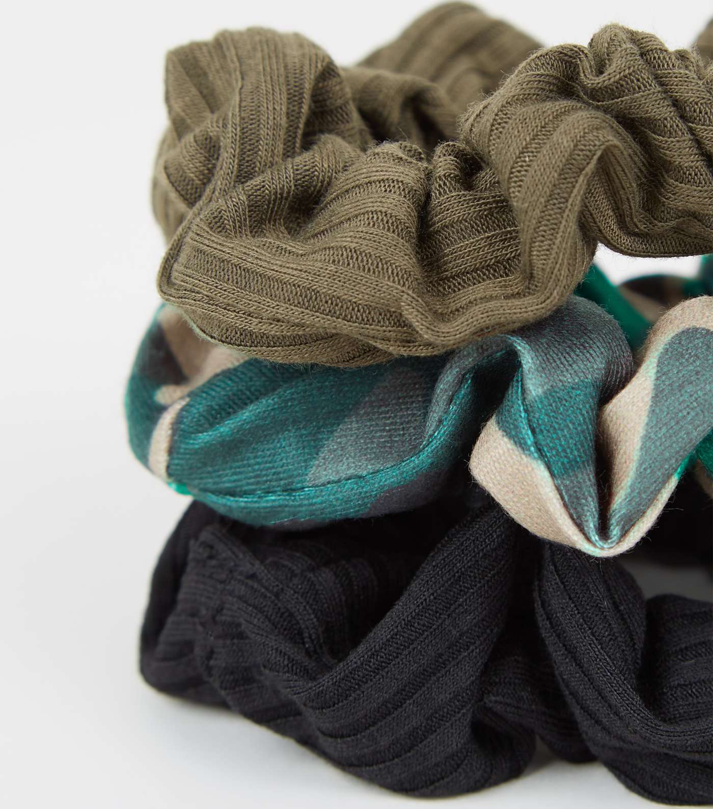 3 Pack Green Camo Ribbed Scrunchies Image 3