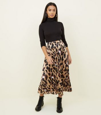 Petite midi discount skirt animal print