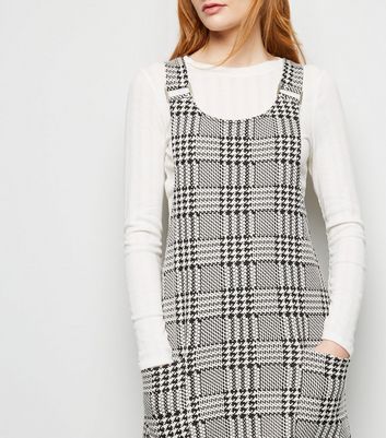 new look tall pinafore