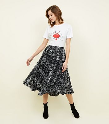 midi skirt ankle boots