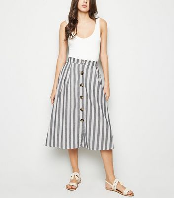 Striped skirt outlet buttons