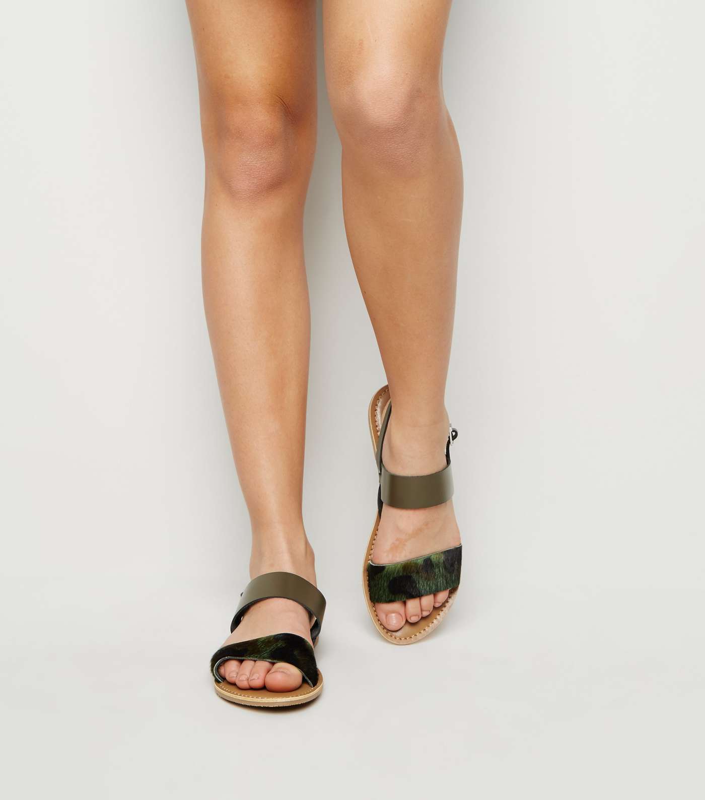 Girls Green Leather Camo Strap Sandals Image 2