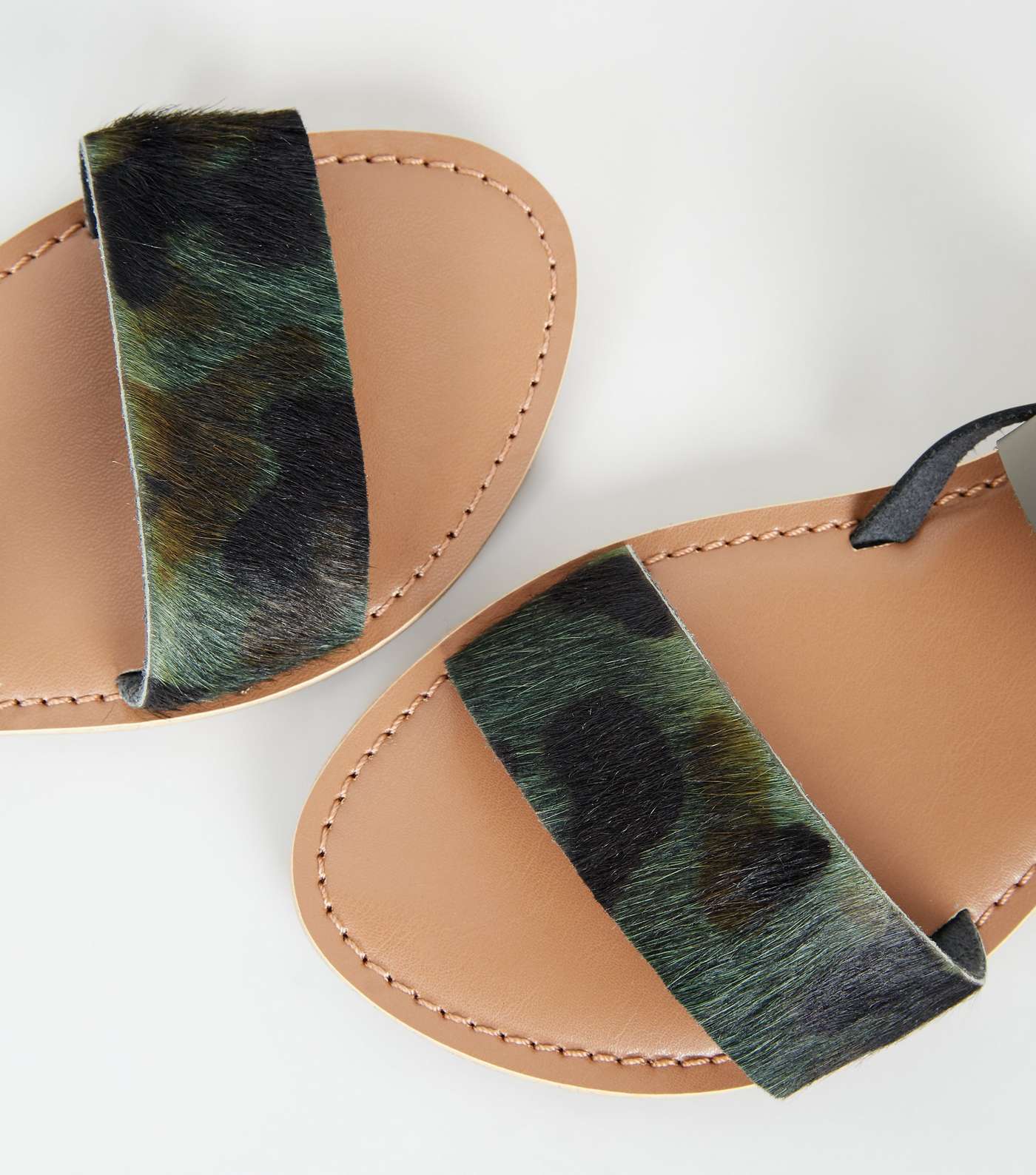 Girls Green Leather Camo Strap Sandals Image 4