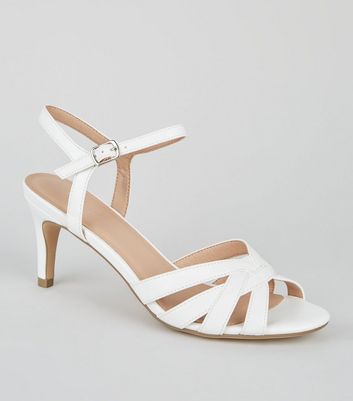 sandales blanches femme petit talon