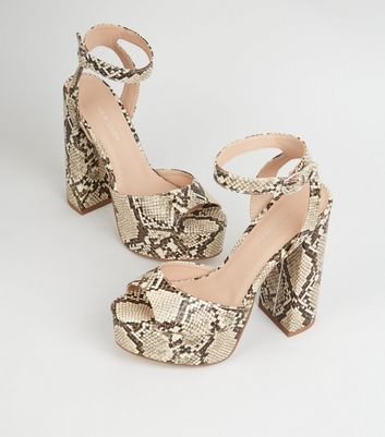 Sandales à Enfiler Dansko Lacey - Taille 37 (US 6.5-7) - Vert à Lanières Cuir - Occasion