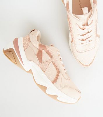 chunky sneakers nude