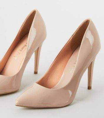 cream stiletto shoes