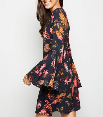 Ax paris outlet bell sleeve dress