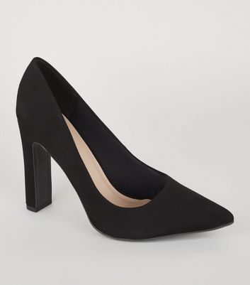 Wide Fit Escarpins en su dine noire talons bloc New Look