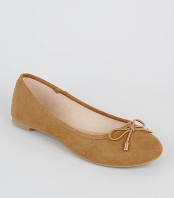 tan ballet pumps