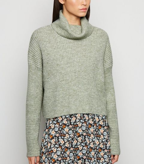 Pull côtelé vert clair à col roulé en maille côtelée
