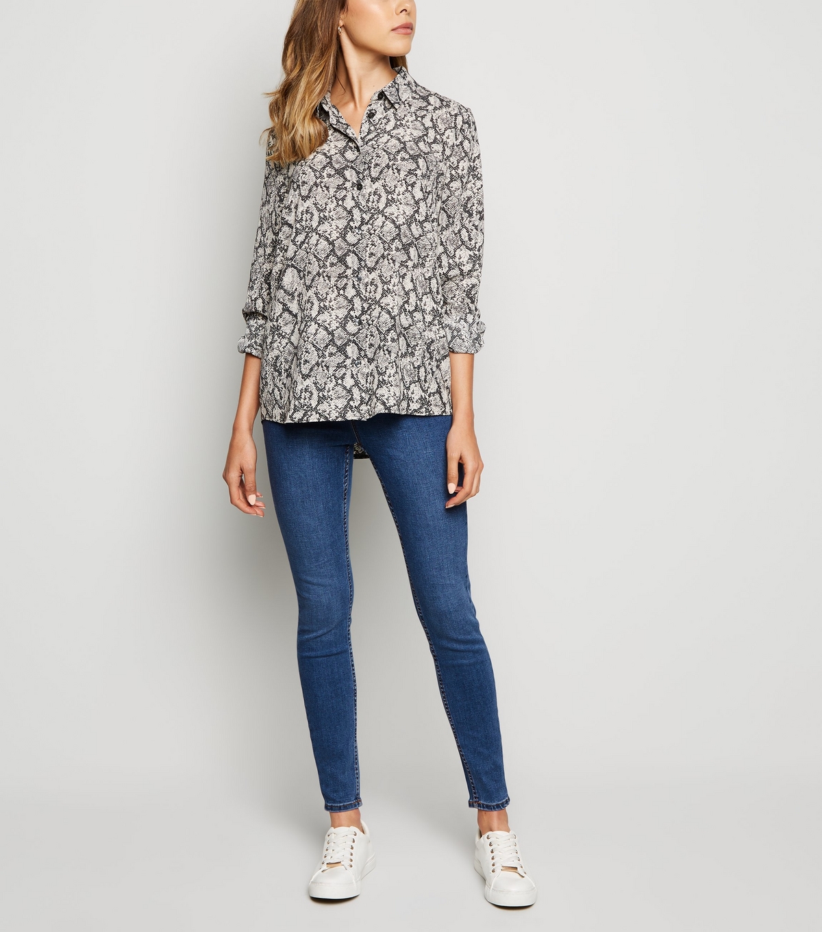 Women's Blue Mid Rise 'Lift & Shape' Emilee Jeggings New Look