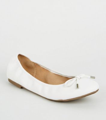 wide fit white pumps