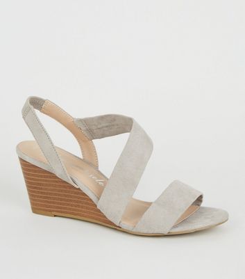 Wide Items Saved Fit Add Remove Strappy Suedette To Grey Wedge From Sandals ZTwOXkPiul