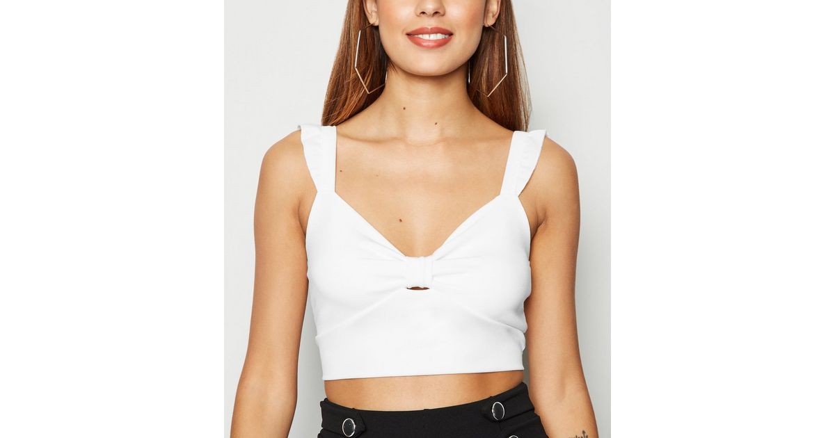 White Bow Front Crop Top New Look 0244