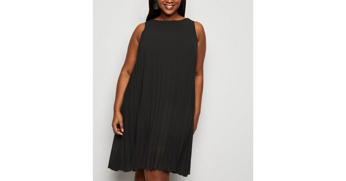 Curves Black Pleated Sleeveless Dress New Look