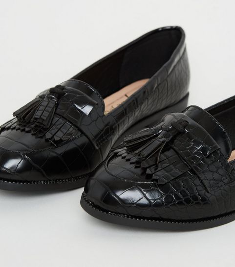 nike with pointed back