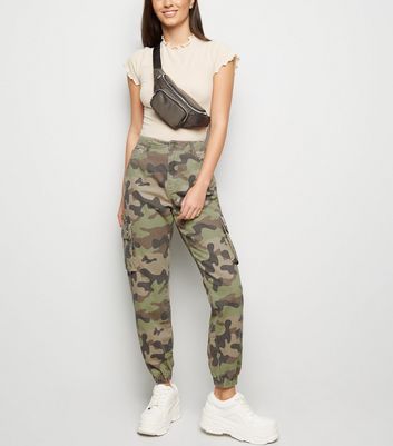 Camouflage trousers hotsell new look