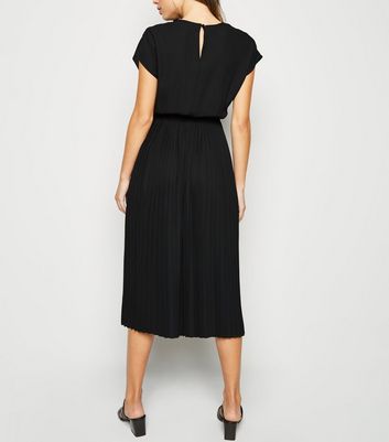 black cap sleeve midi dress