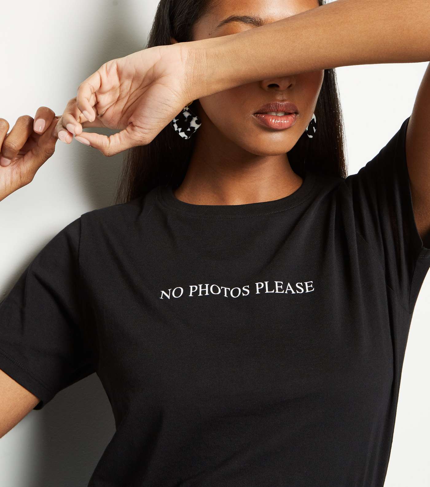 Black No Photos Please Slogan T-Shirt Image 5