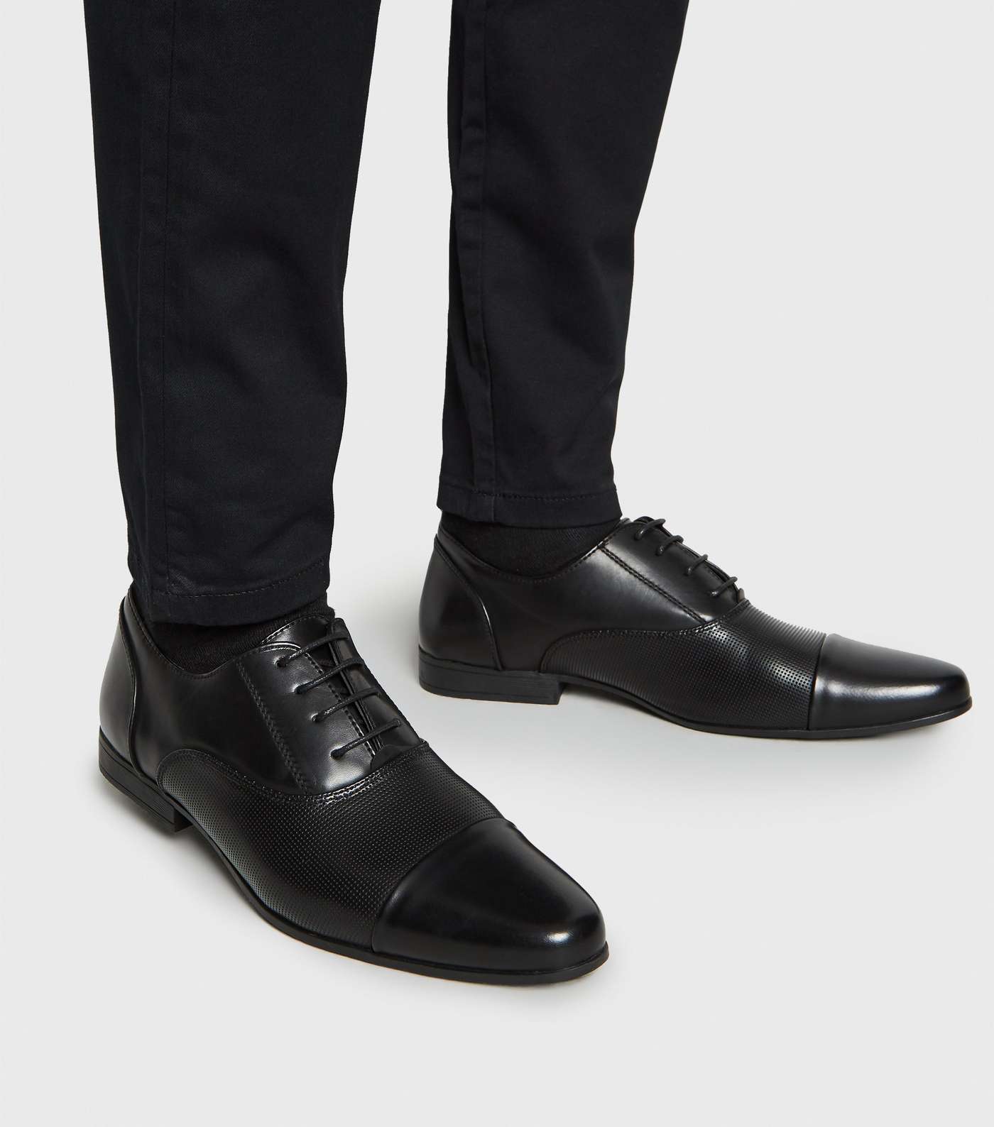 Black Embossed Formal Shoes Image 2