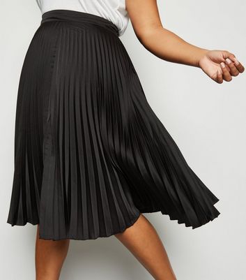Black Pleated Midi Skirt 60 2025