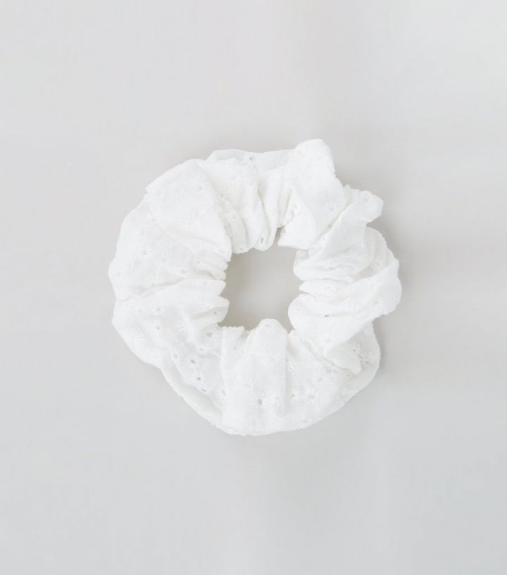 White Broderie Scrunchie New Look