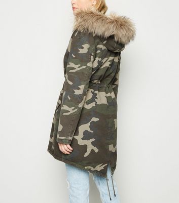 Parka verte à imprimé camouflage et à capuche avec détail Blouson Parka femme vert camouflage M capuche Fausse
