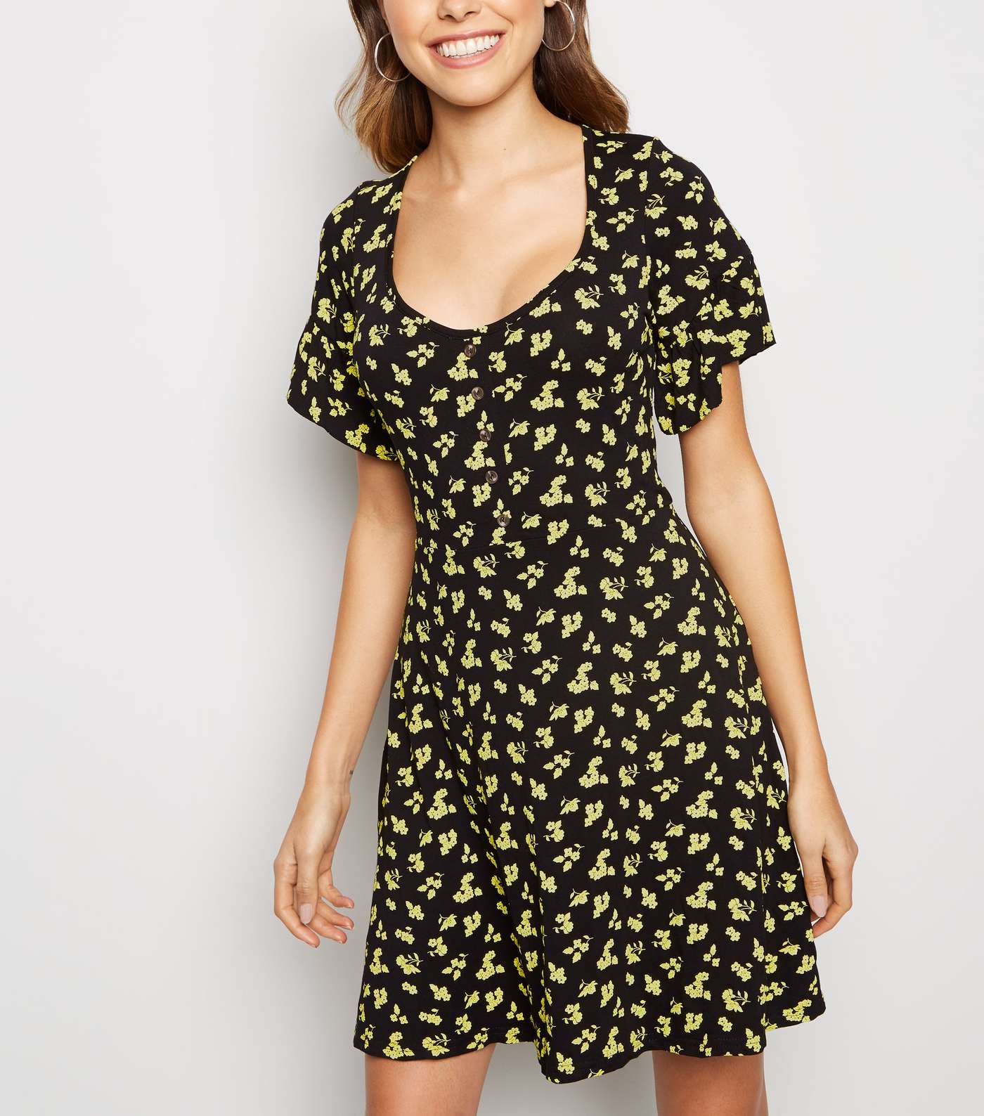 Cameo Rose Black Ditsy Floral Ruffle Sleeve Dress