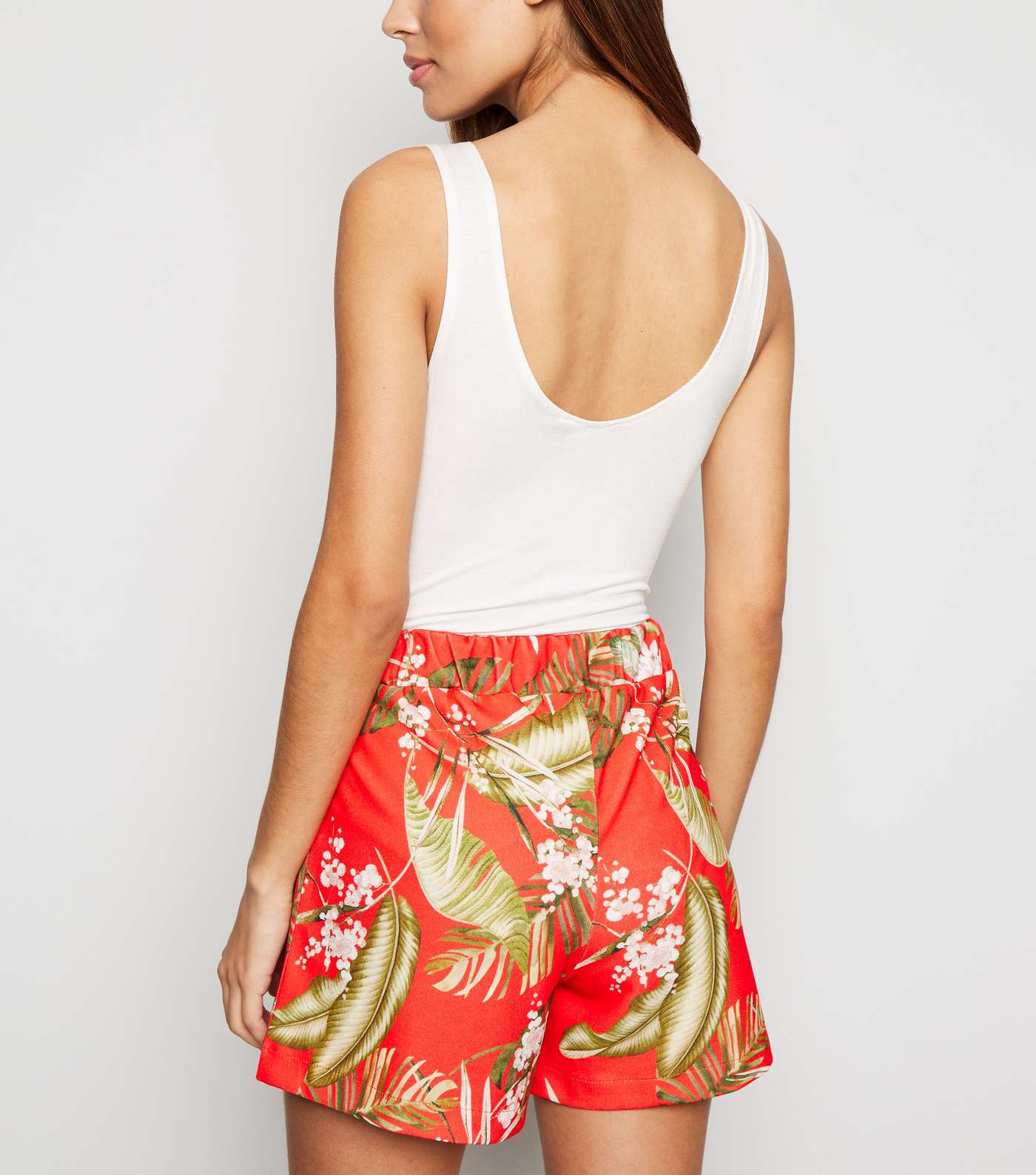 Cameo Rose Red Tropical Belted Shorts  Image 3