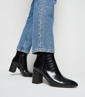 bottines noires effet croco